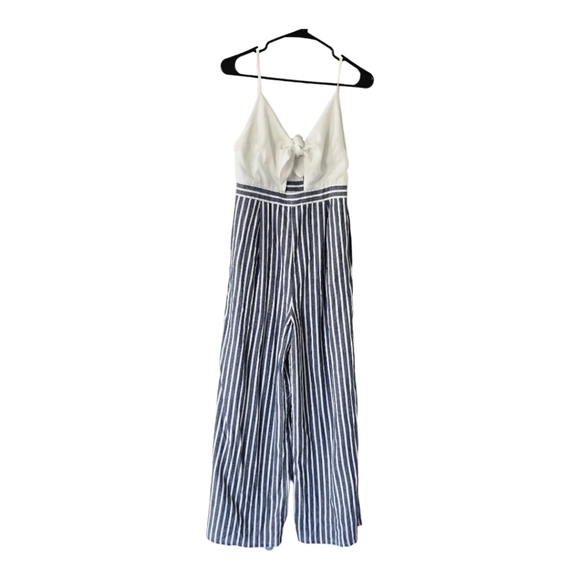 Forever 21 women's sleevesless jumpsuit white blue stripes front Cutout - Picture 1 of 13
